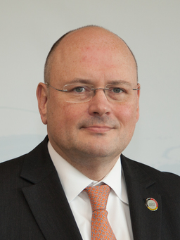 Bundesamt für Sicherheit: BSI Chef Schönbohm geht gegen sein Arbeitsverbot vor