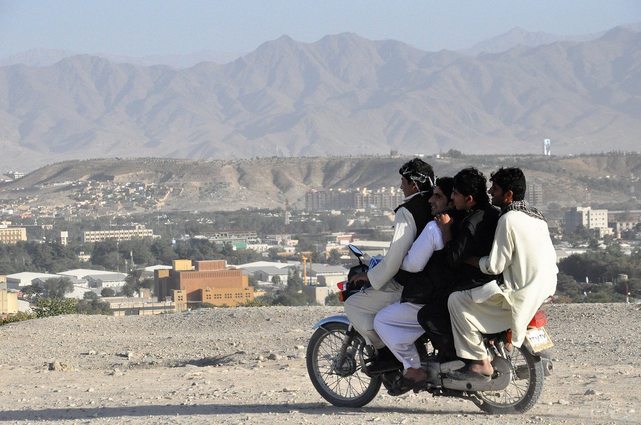 Afghanistan Rettungsmission: Nach heftiger Kritik werden mehr Ortskräfte berücksichtigt